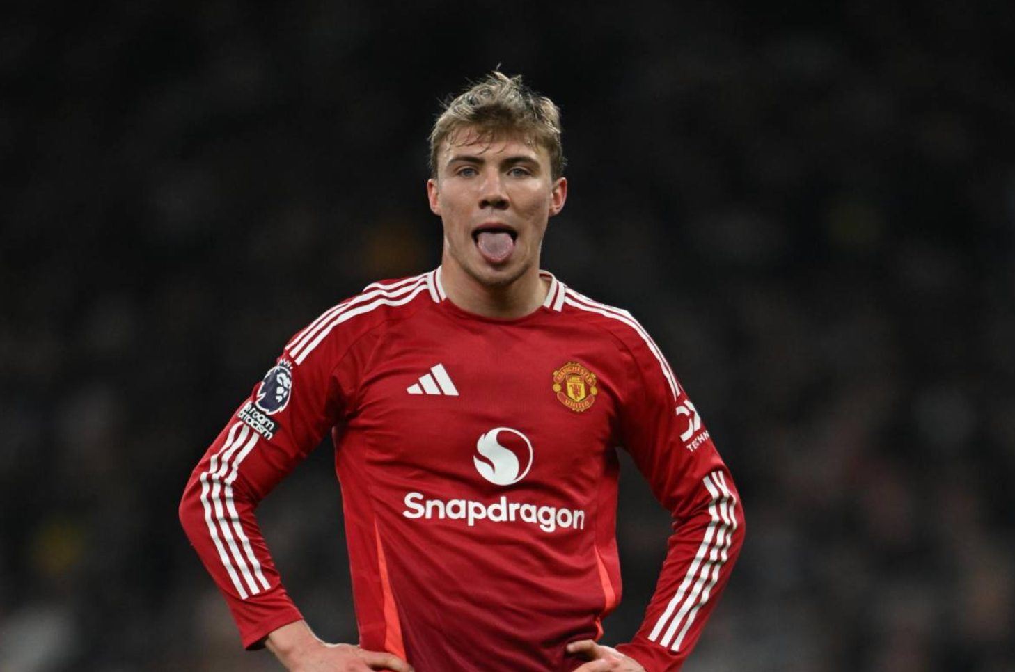 华体会体育下载-意媒：国米准备租借加强制买断求购霍伊伦，税后年薪400万欧