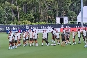 1/4决赛对多特！记者：姆巴佩参与赛前合练，阿拉巴恩德里克缺席